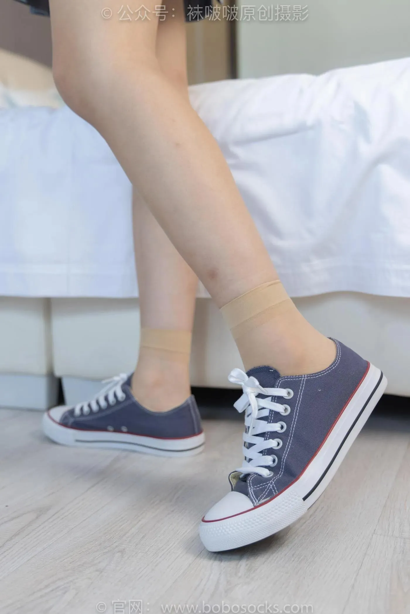 [BoBoSocks袜啵啵]NO.160 小淳-匡威板鞋、黑皮鞋、短肉丝、白丝小腿袜 [140P]插图2